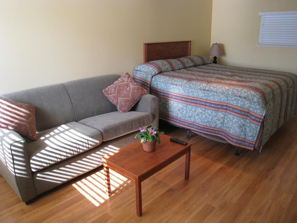 Beach Grove Motel Тсовассен Номер фото